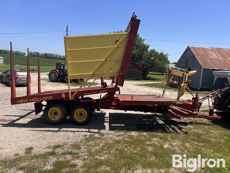 new-holland-1037-image-3