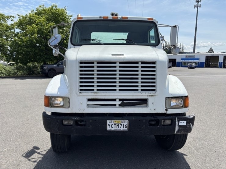 1996-international-8100-image-8