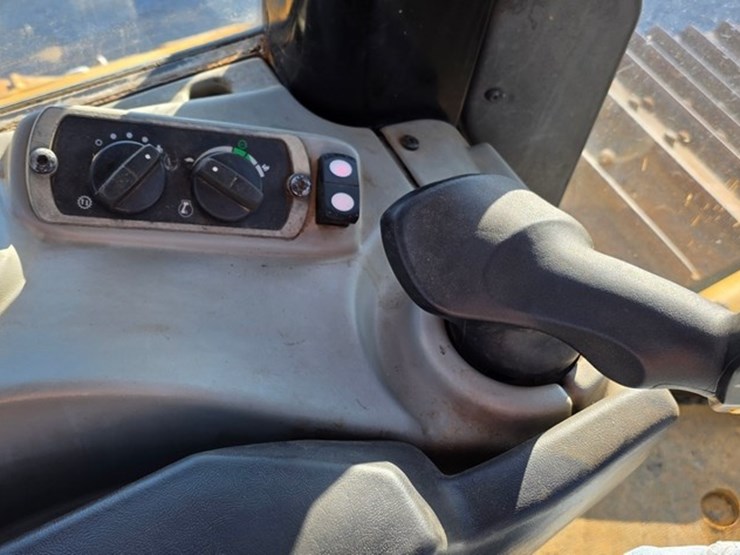 2019-caterpillar-d6n-lgp-image-74