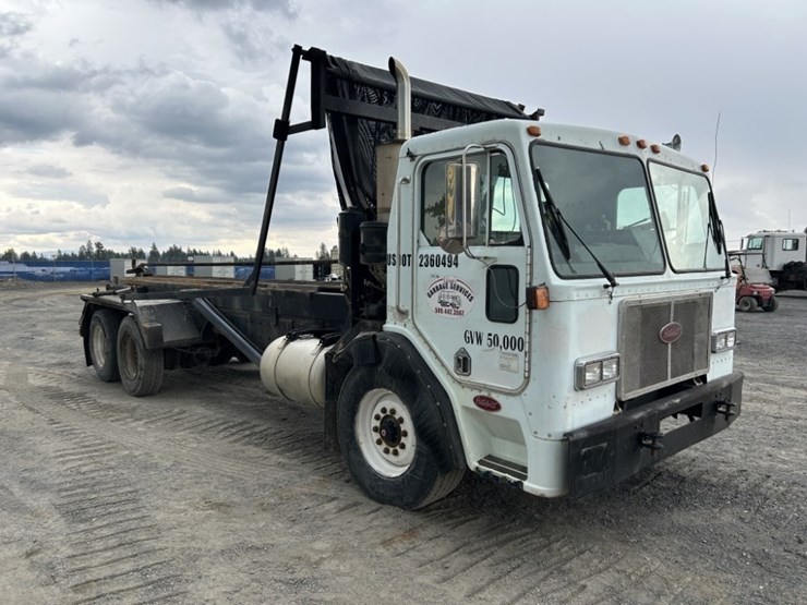 1988-peterbilt-320-image-7