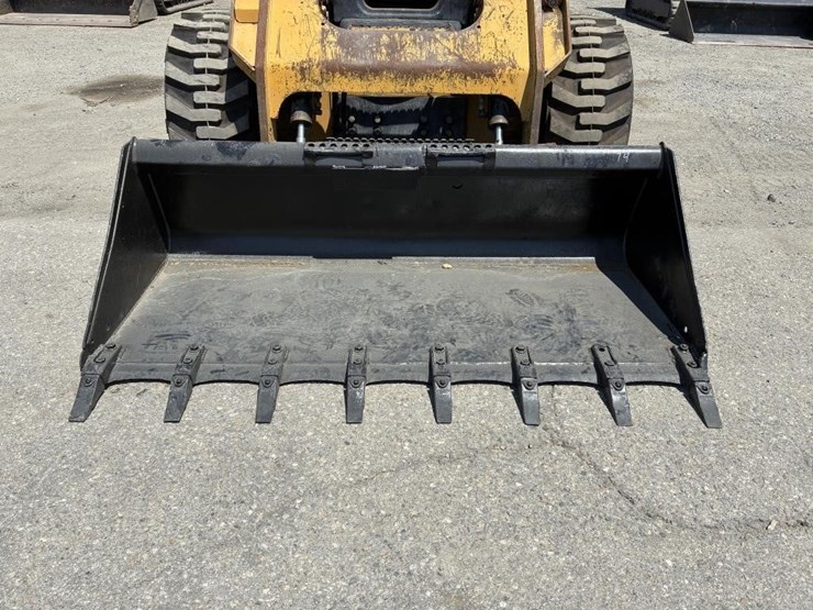 2013-caterpillar-262d-image-5