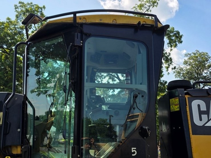 2009-caterpillar-140m-vhp-image-21