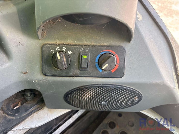 2019-bobcat-t770-image-12