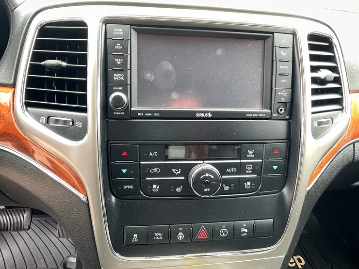 2013-jeep-grand-cherokee-image-56