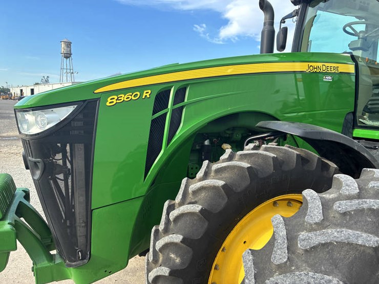 2012-john-deere-8360r-image-41