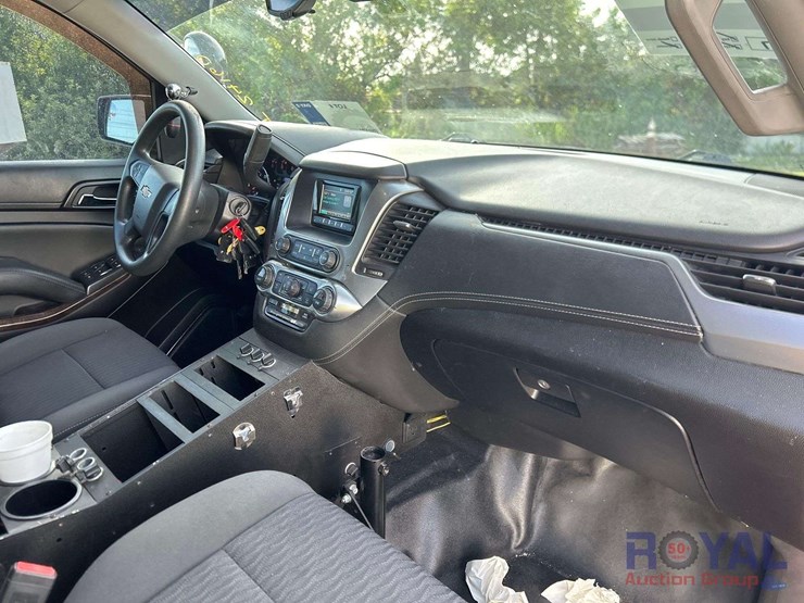 2016-chevrolet-tahoe-image-28