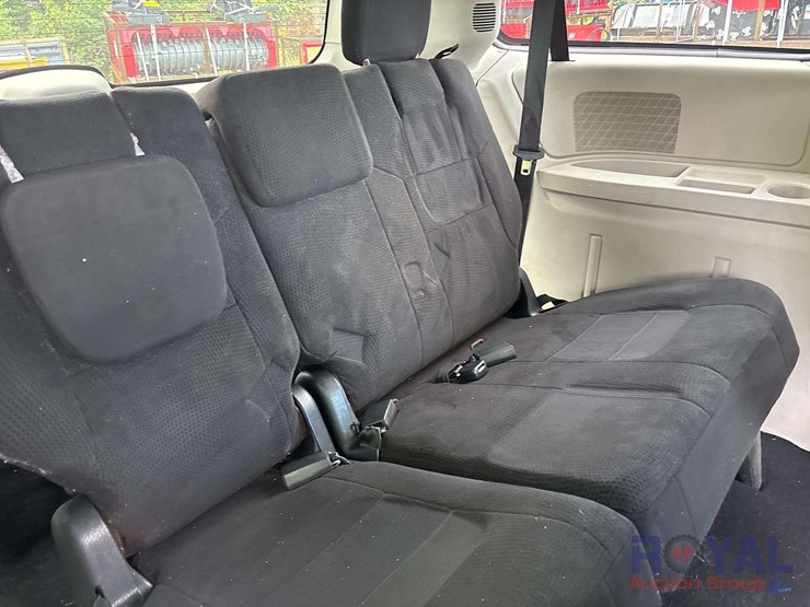 2012-dodge-grand-caravan-image-20