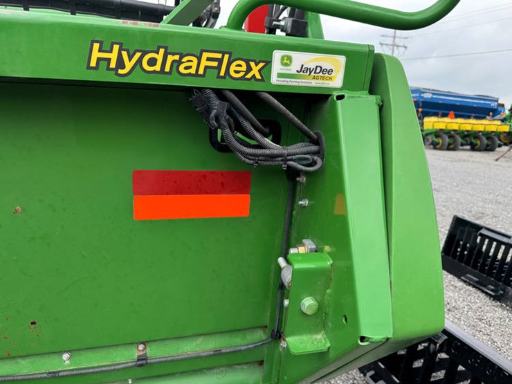 2016-john-deere-635f-image-12