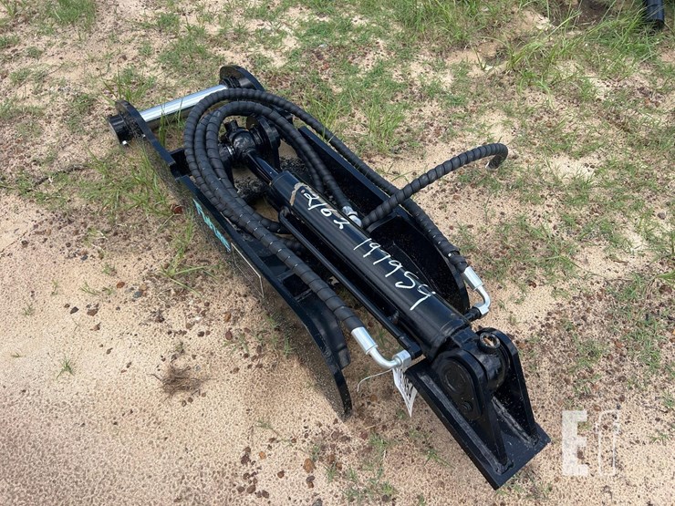 unused-future-5t-hyd-thumb-clamp-image-1
