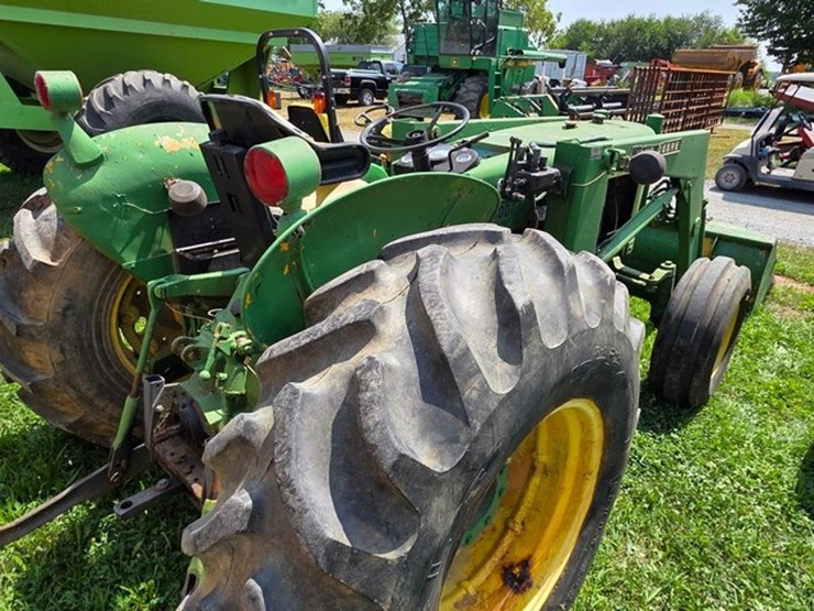 john-deere-300-image-14