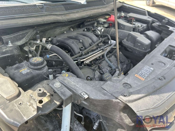 2016-ford-explorer-image-14
