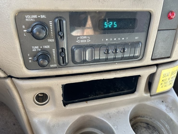 1999-chevrolet-astro-image-21