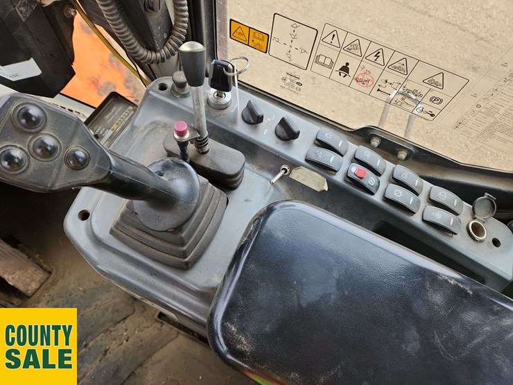 2015-doosan-dl250-3-image-11