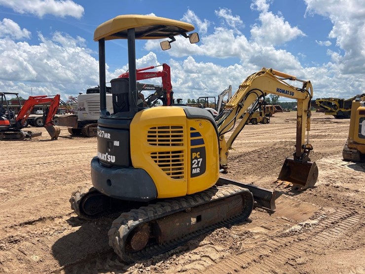 komatsu-pc27mr-2-image-4