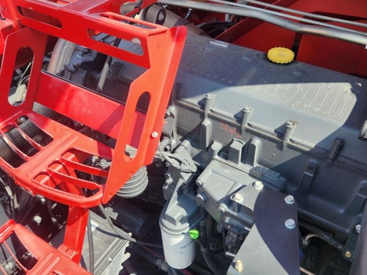 2014-case-ih-8230-image-17