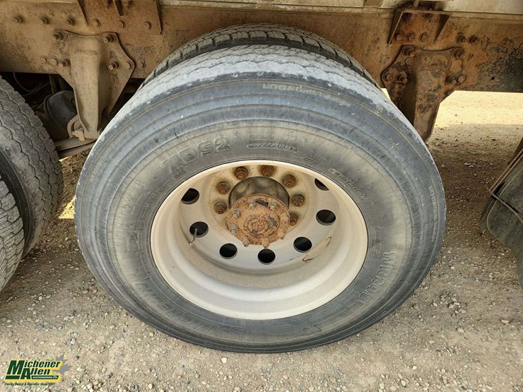 2007-freightliner-fld120-image-26