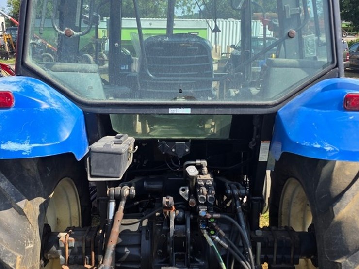 new-holland-ts100-image-19