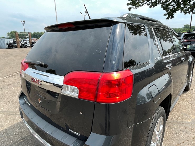 2014-gmc-terrain-slt-image-28