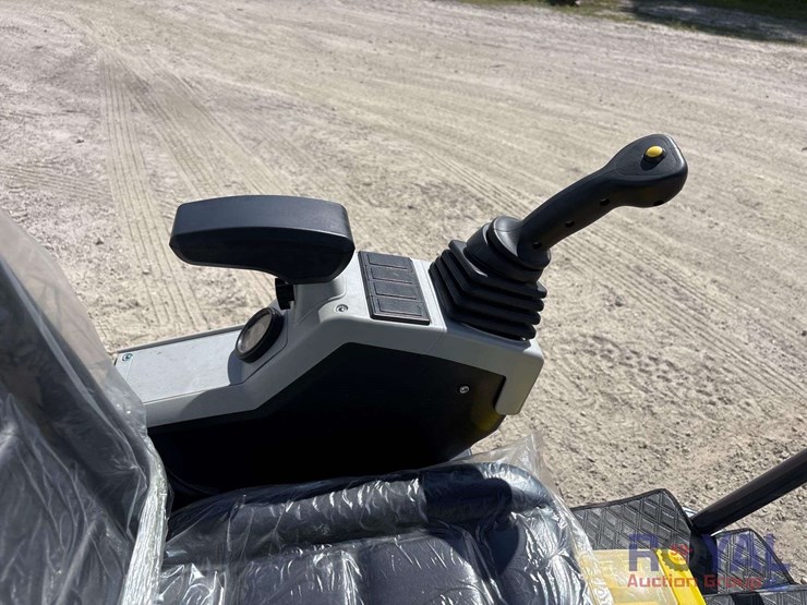 unused-2025-cfg-mx15rx-mini-excavator-image-16