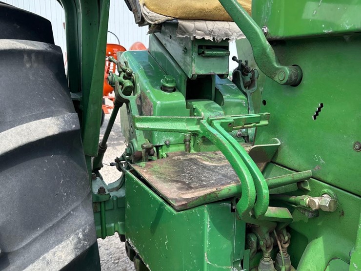 john-deere-4020-image-15
