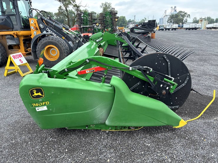 2019-john-deere-740fd-image-8