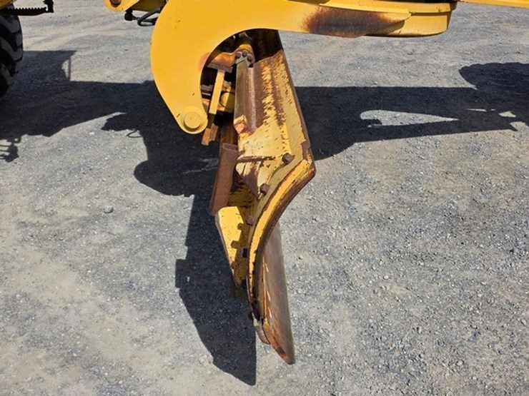 2001-deere-670c-image-35