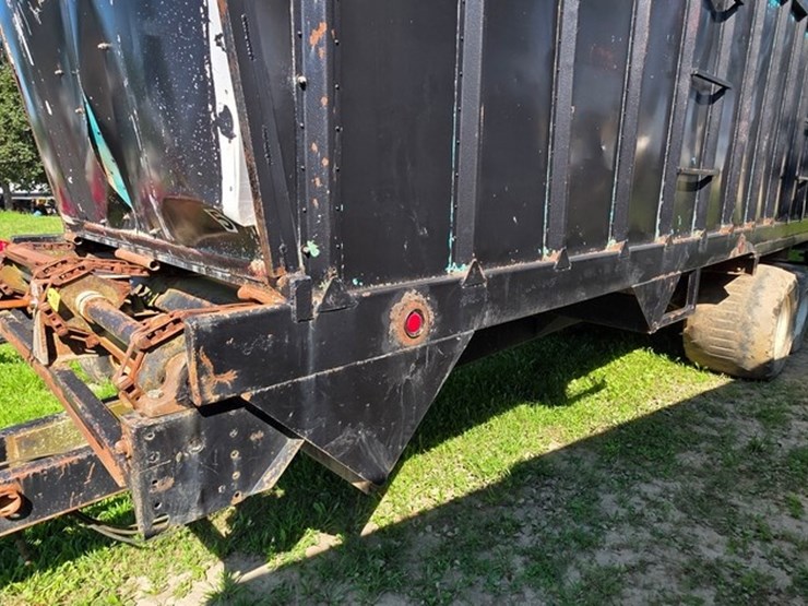 tandem-axle-silage-cart-image-33