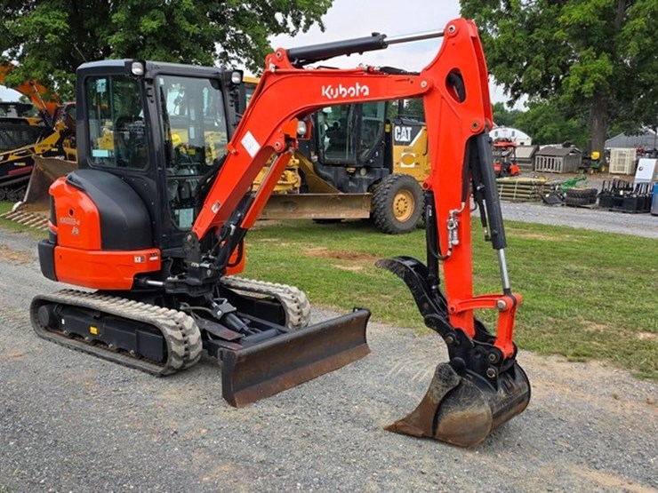 2021-kubota-kx033-4-image-2