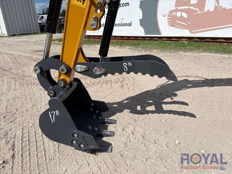 unused-2025-cfg-qk18r-mini-excavator-image-7