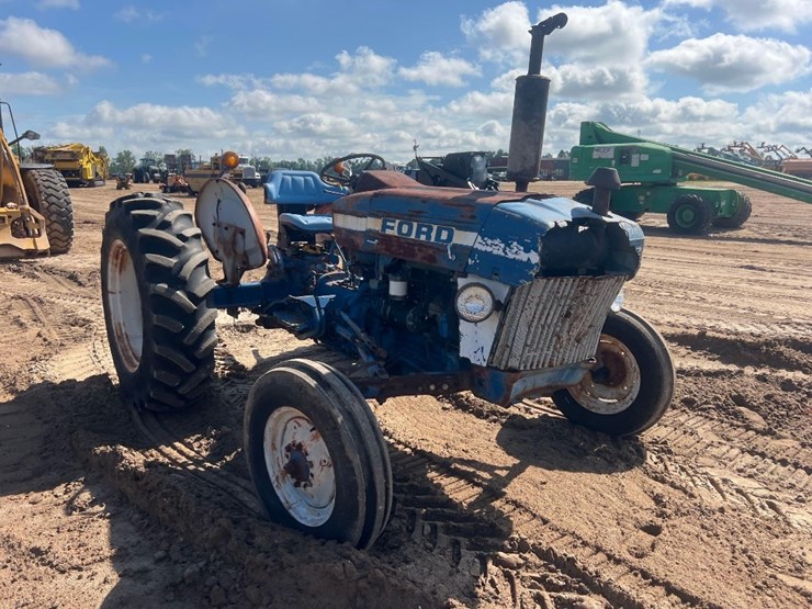 ford-2810-image-6
