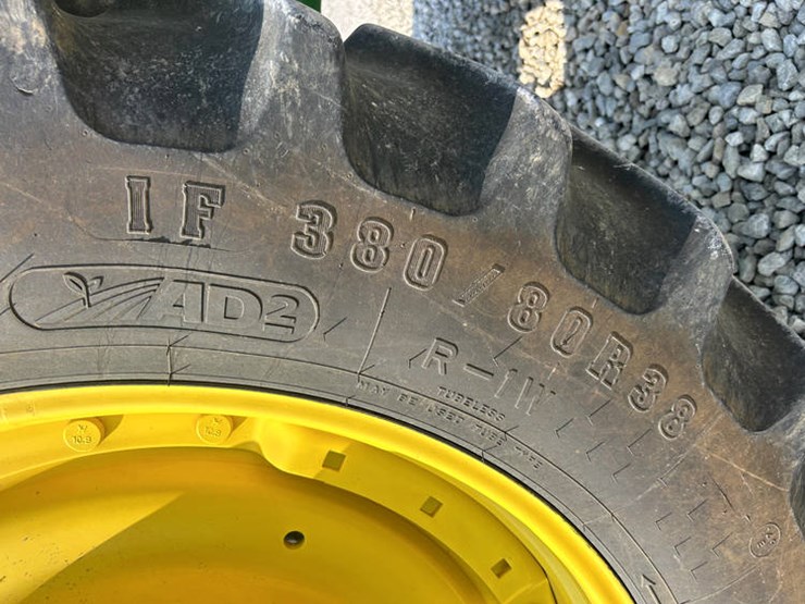 2012-john-deere-8285r-image-42