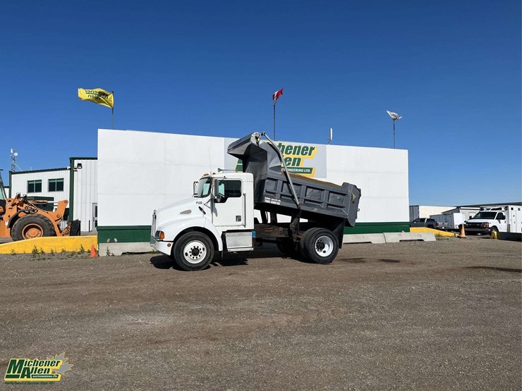 2001-kenworth-t300-image-1