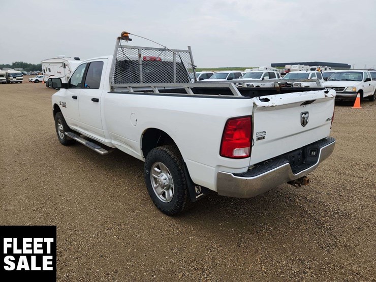 2015-ram-3500-slt-image-2