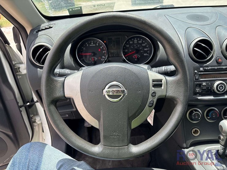 2013-nissan-rogue-image-12