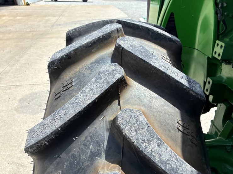 2014-john-deere-8285r-image-53