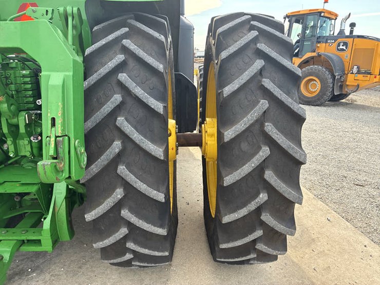 2012-john-deere-8360r-image-63