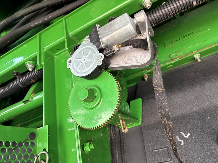 2013-john-deere-s690-image-51