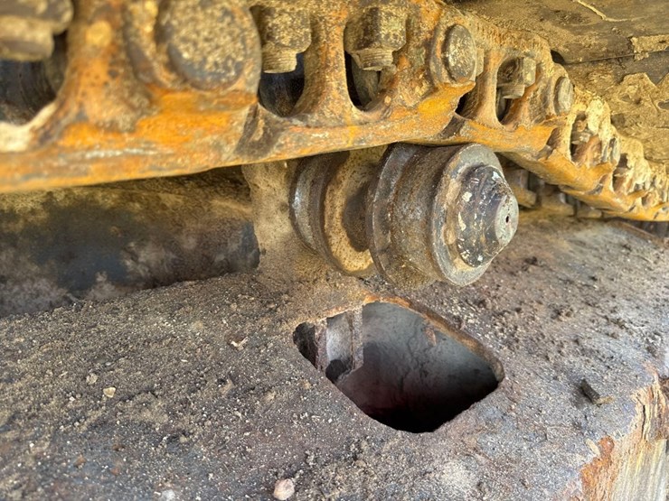 2016-komatsu-pc210-lc-11-image-11