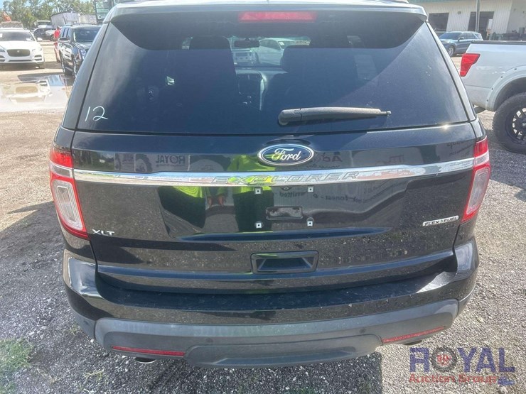 2013-ford-explorer-xlt-image-23