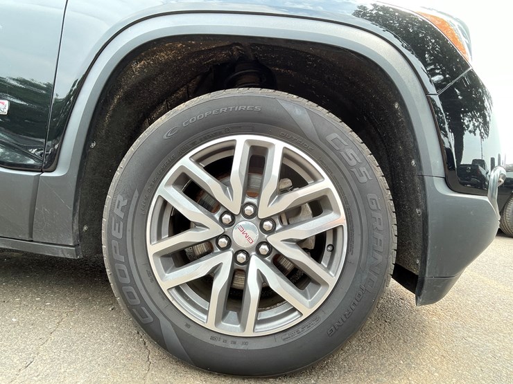 2017-gmc-acadia-image-39