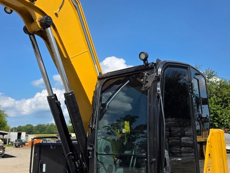 2023-caterpillar-310-image-13