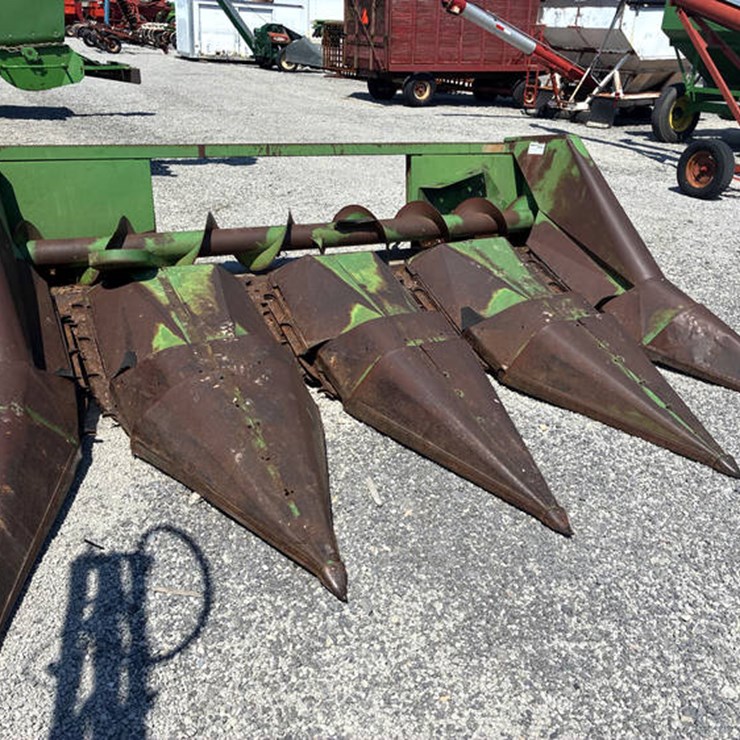 JOHN DEERE 444