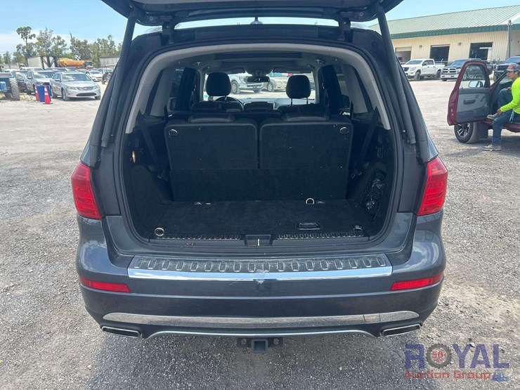 2016-mercedes-benz-gl450-image-19
