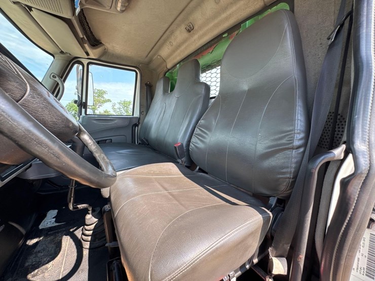 2010-international-durastar-4400-image-23