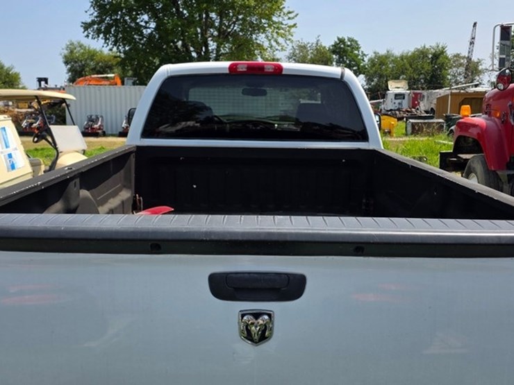 2006-dodge-ram-3500-image-21