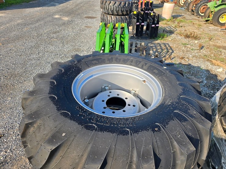 new-2-18.4-24-tractor-tires-&-rims-image-5