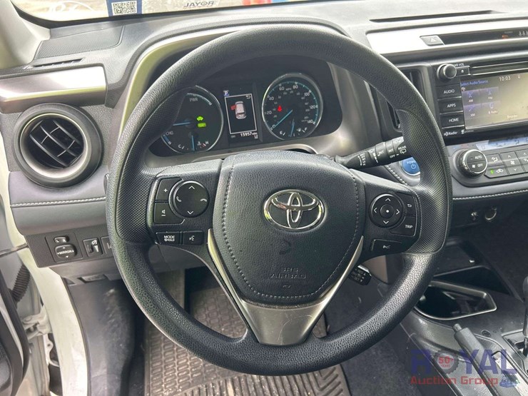 2018-toyota-rav4-image-14