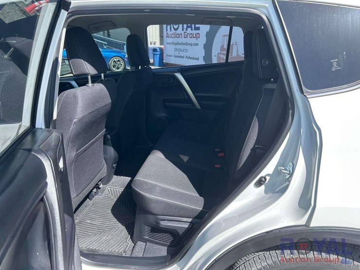 2018-toyota-rav4-image-24