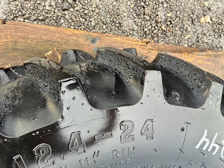 #113244-•-12.4-24-tire-&-rim-like-new-image-9