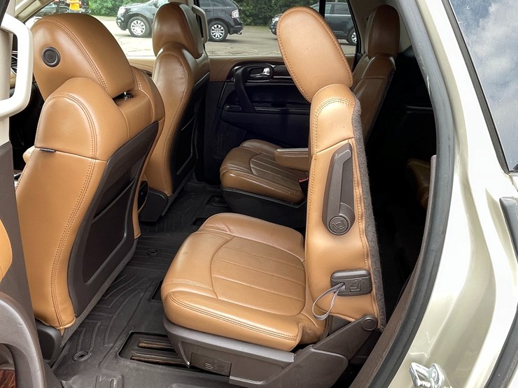2014-buick-enclave-image-56